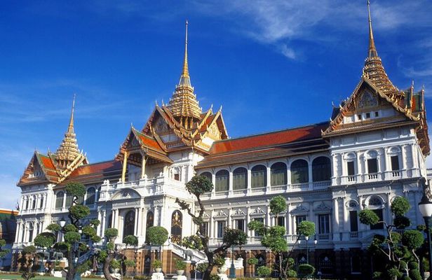 Thai PRIVATE Tour Guide