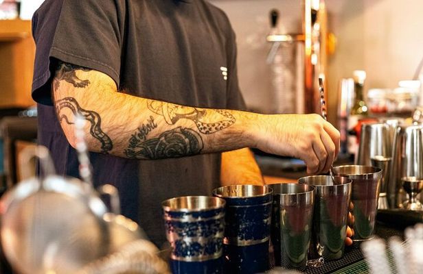 Soho Pub Crawl and Walking Tour with Drinks in London