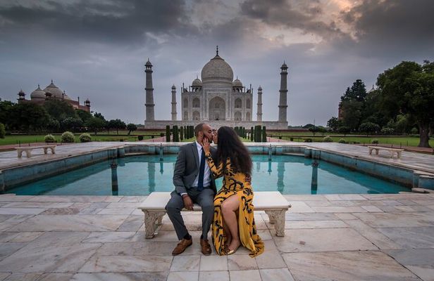 Taj Mahal Tour From Delhi By Car With 5*Hotel Lunch All inclusive