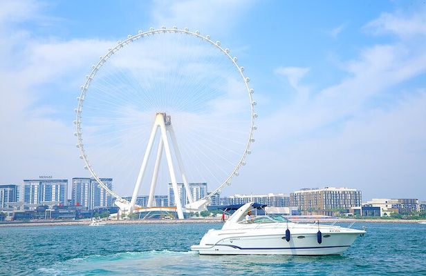 Dubai: Private Yacht Cruise on a 34 Ft Yacht