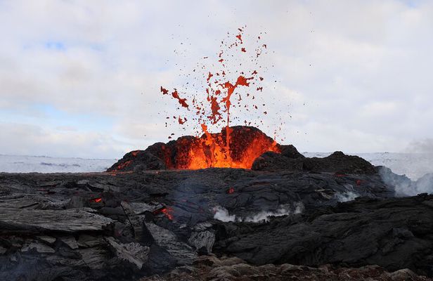 Volcano Hike and Grindavík Visit from Reykjavik