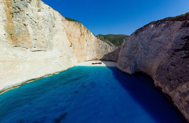 Shipwreck & Blue Caves Private boat Cruise