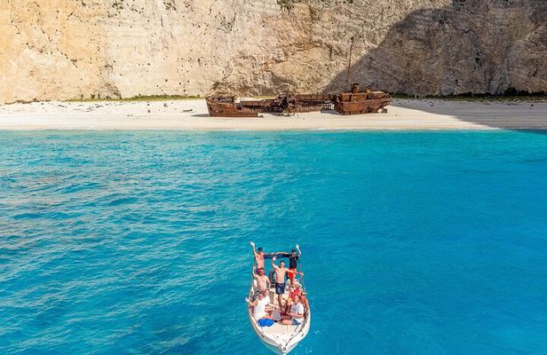 Shipwreck & Blue Caves Private Speedboat Cruise