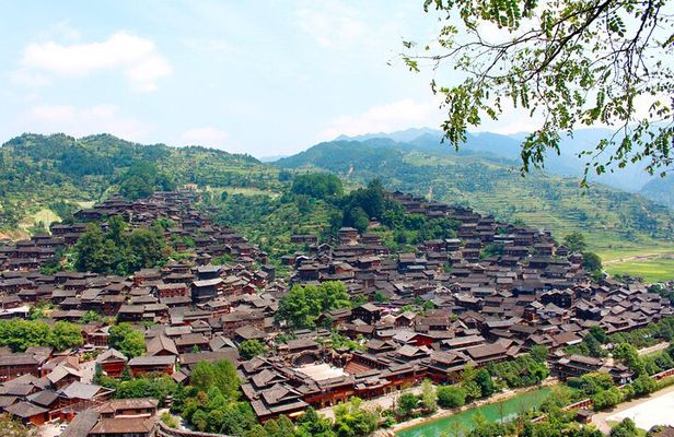 3-Day Private Tour Xijiang and Mount Fanjing from Guiyang airport