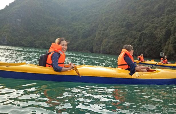 Multi-Day Guided Cruise in Halong & Lan Ha Bay from Hanoi