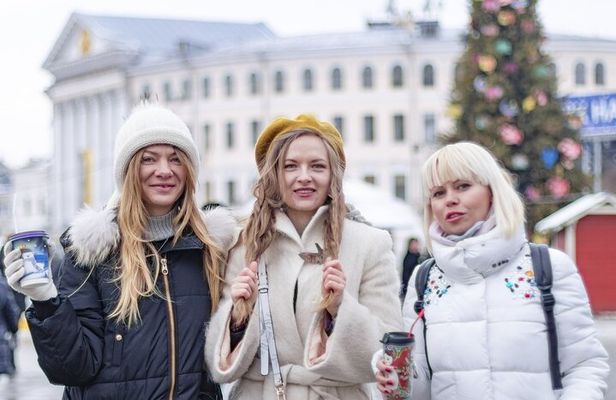 San Marino’s Starlit Stroll: A Private Christmas Walking Tour