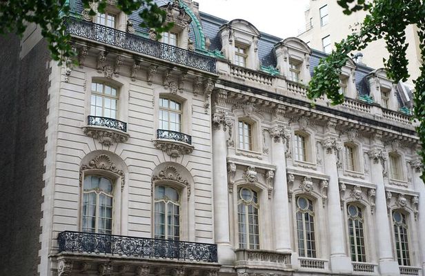 Fifth Avenue Gilded Age Mansions Private Guided Walking Tour