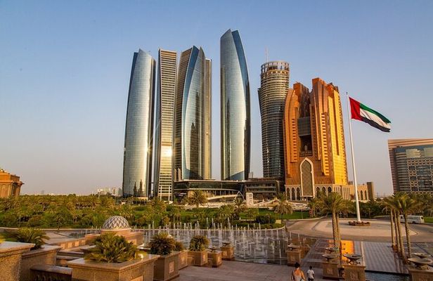 Abu Dhabi City Tour in 4x4 Private Vehicle, Dubai Pickup Option