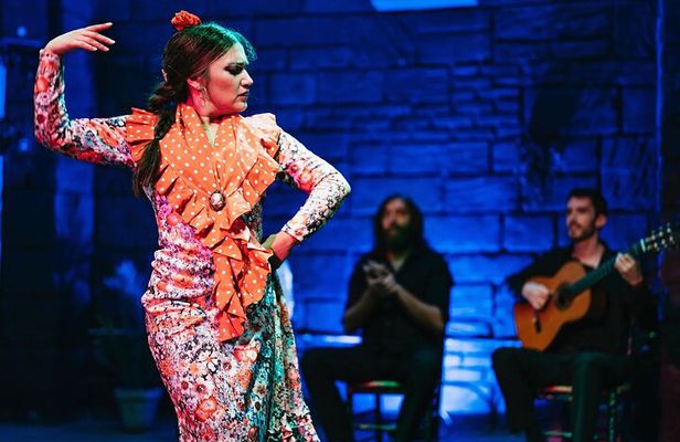 Baraka Triana. Flamenco show with drink