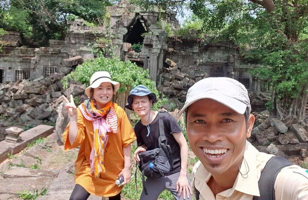 Sacred Stones & Jungle Ruins: Beng Mealea and Banteay Srei