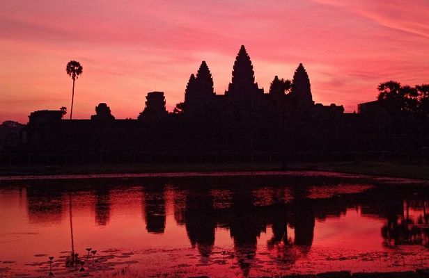 Private One Day Trip with Sunrise at Angkor Wat, Angkor Thom and Tomb Raider