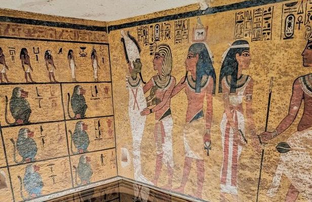 Valley of the Kings, Hatshepsut, and Medinet Habu Private Tour