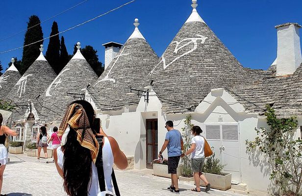  from Brindisi: Alberobello, Locorotondo, Ostuni & Apulian brunch