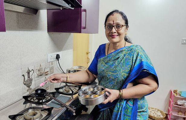 Private South Indian Cooking Class in Bangalore with a Local