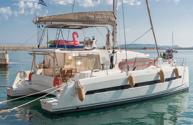 Hersonissos: Sunset Catamaran Cruise with Snacks and Drinks