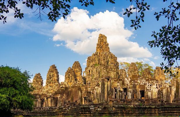 Angkor Wat and Angkor Thom Private Half Day Tour