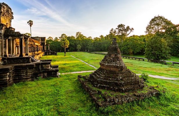 Half-Day Siem Reap Private Car and Guided Temple Tour