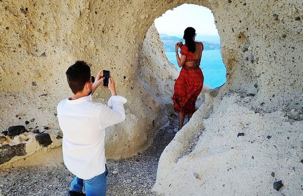 Santorini: Private Sightseeing Tour with Local Guide