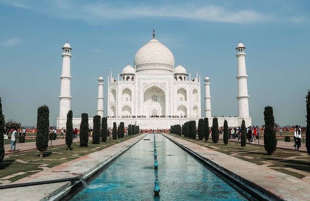 Sunrise Visit to the Taj Mahal and Agra Day Excursion from Delhi