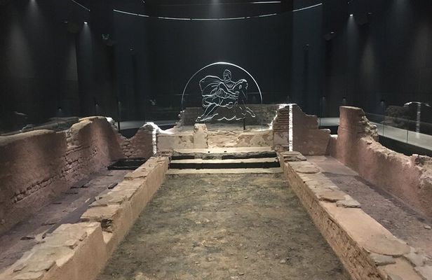 London Mystical and Dragons Walking Tour
