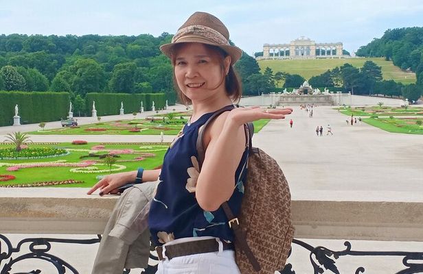 Vienna and Bratislava Private Full-Day Tour from Prague