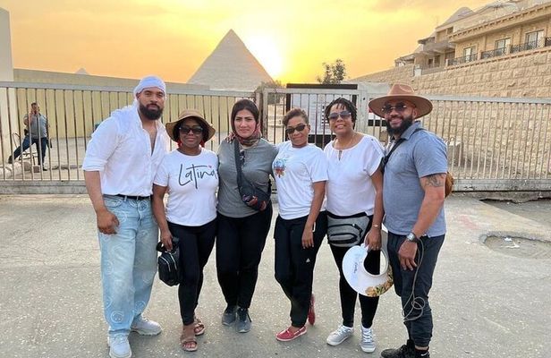 Private tour: Giza Pyramids, Memphis City & Sakkara Pyramid