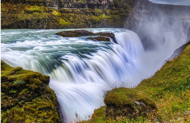 Golden Circle : Private Guided Day Tour + Blue Lagoon(Optional)