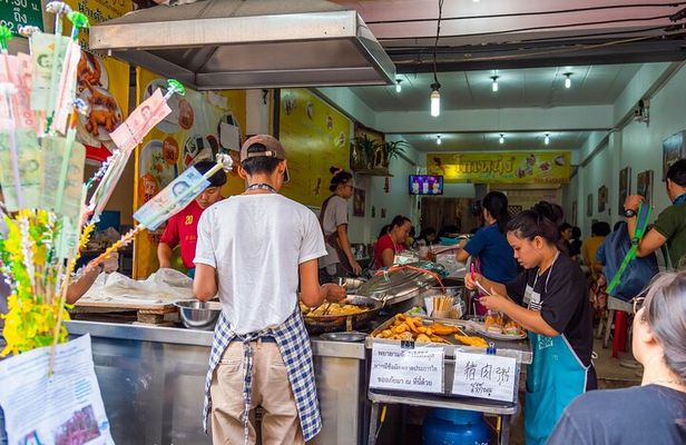 Chiang Mai Michelin Food Walking Tour with Professional Tour Guide