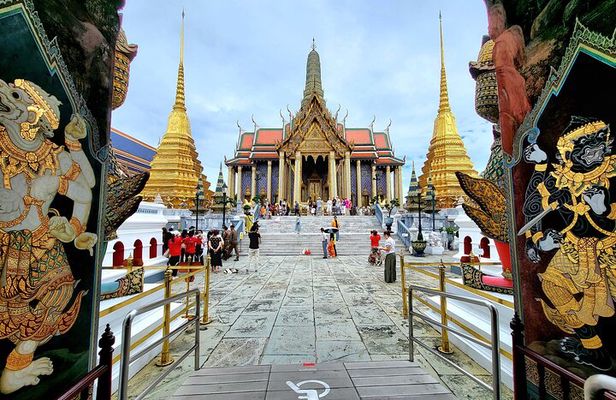 Private Tour to Three must-see Temples in Bangkok