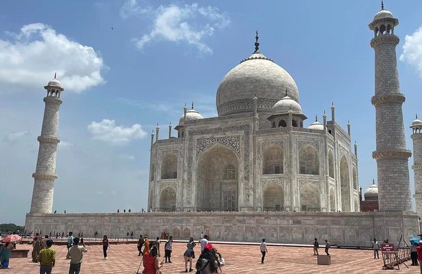 Private Full Day Taj Mahal and Agra Fort Tour from Delhi /NCR
