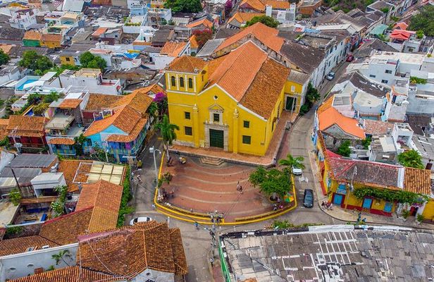 STREET FOOD TASTING and FULL CITY TOUR with A PROFESSIONAL GUIDE