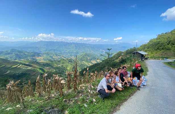 Private 3 Days and 2 Nights Tour in Ha Giang's remote borderlands with Guide