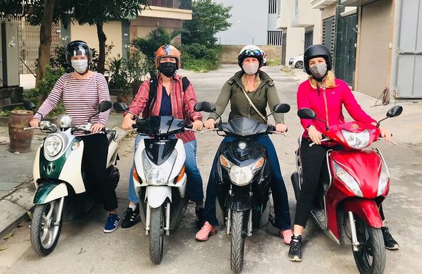 Motorbike Lesson in Hanoi