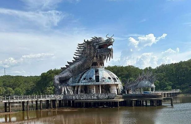 Hue Private Tour Via Hai Van Pass& Abandoned Park(Thuy Tien Lake)