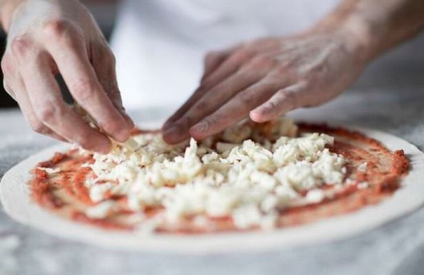 Pizza Lesson in Napoli