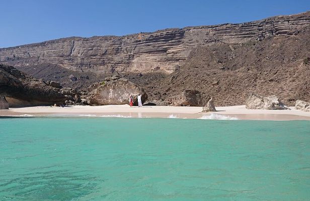 Private Guided Tour to West Beaches of Salalah