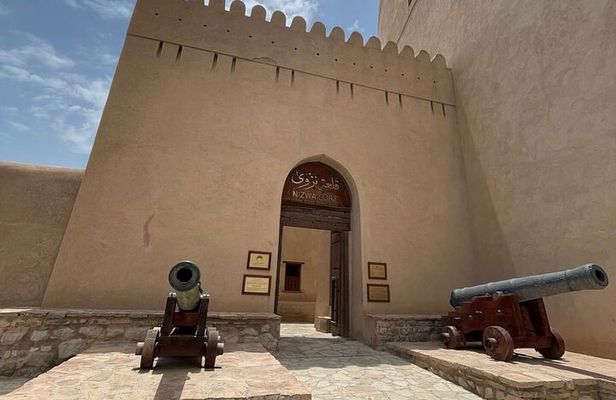 Private Full Day Nizwa Fort Nizwa Souq Bahla Fort Jabreen Castle