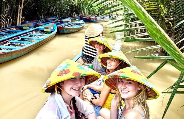 Mekong Delta Full-Day Tour with Sampan Boat Ride and Lunch