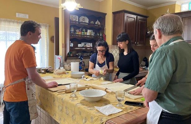 Pizza Napoletana Cooking Class and Dinner in Scafati