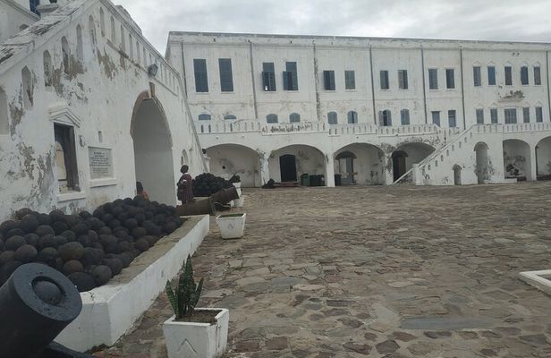 Immersive Ghana Slave History Day Tour in Cape Coast & Elmina