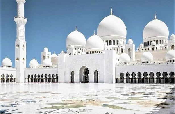 Abu Dhabi Full-Day Sightseeing Tour from Dubai with a guide