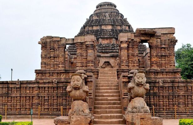 Full Day Private Tour to Konark Temple and Puri from Bhubneswar