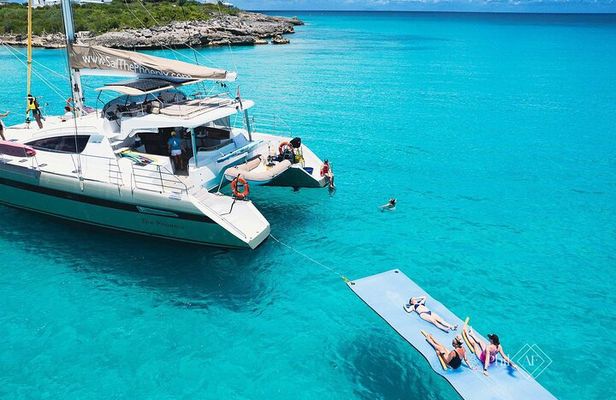 5 Hour Luxury Catamaran Day Sail in Sint Maarten on The Phoenix