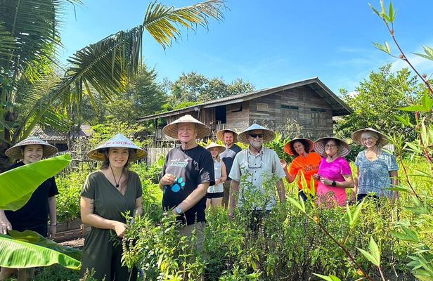 Authentic Thai Cooking Class and Farm Visit in Chiang Mai