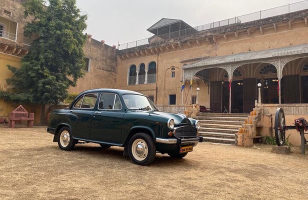 Full-day Jaipur Private Sightseeing Tour by Car with Guide