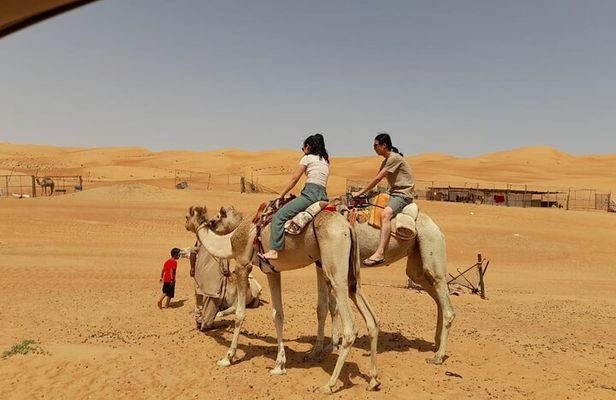 2-Day Private Wahiba Sands Desert Adventure with Overnight Stay
