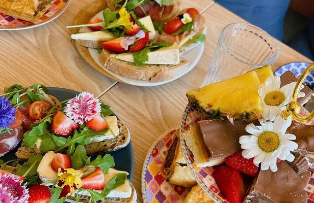Delightful Scottish Afternoon Tea Experience in Edinburgh