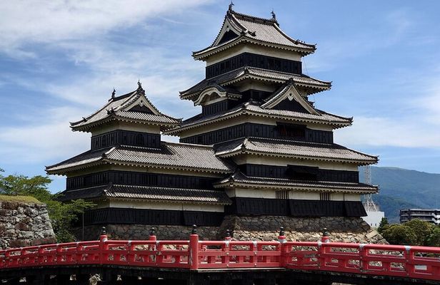 1 Day Tour From Nagano to Matsumoto Castle and Narai-Juku