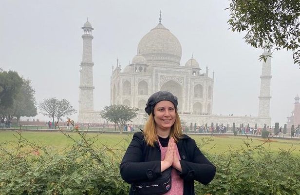 Taj Mahal Sunrise Tour By Car From New Delhi
