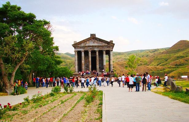 PRIVATE TOUR: Yerevan sightseeing city tour & Garni Temple